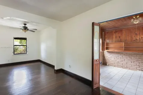 5842 SW 61st Street Miami FL 33143