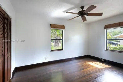 5842 SW 61st Street Miami FL 33143