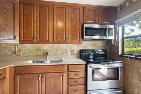 5842 SW 61st Street Miami FL 33143