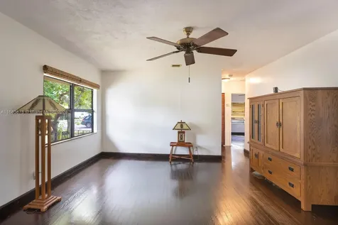 5842 SW 61st Street Miami FL 33143