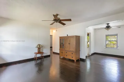 5842 SW 61st Street Miami FL 33143