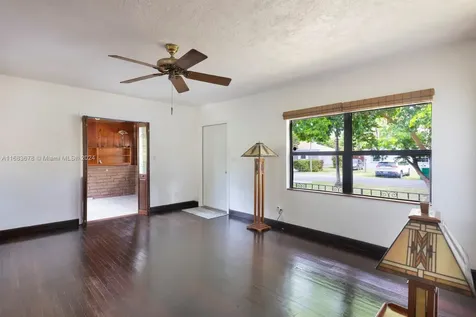 5842 SW 61st Street Miami FL 33143