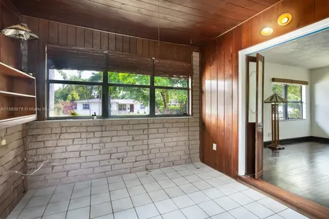 5842 SW 61st Street Miami FL 33143