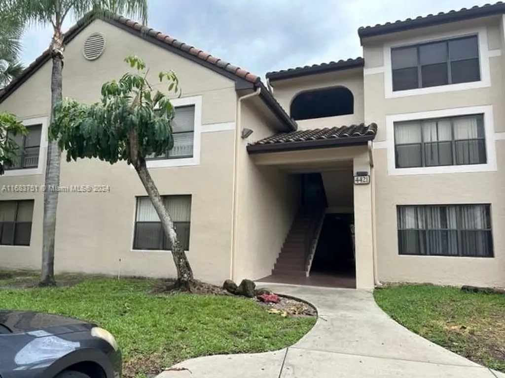 4421 W Mcnab Road Pompano Beach FL 33069