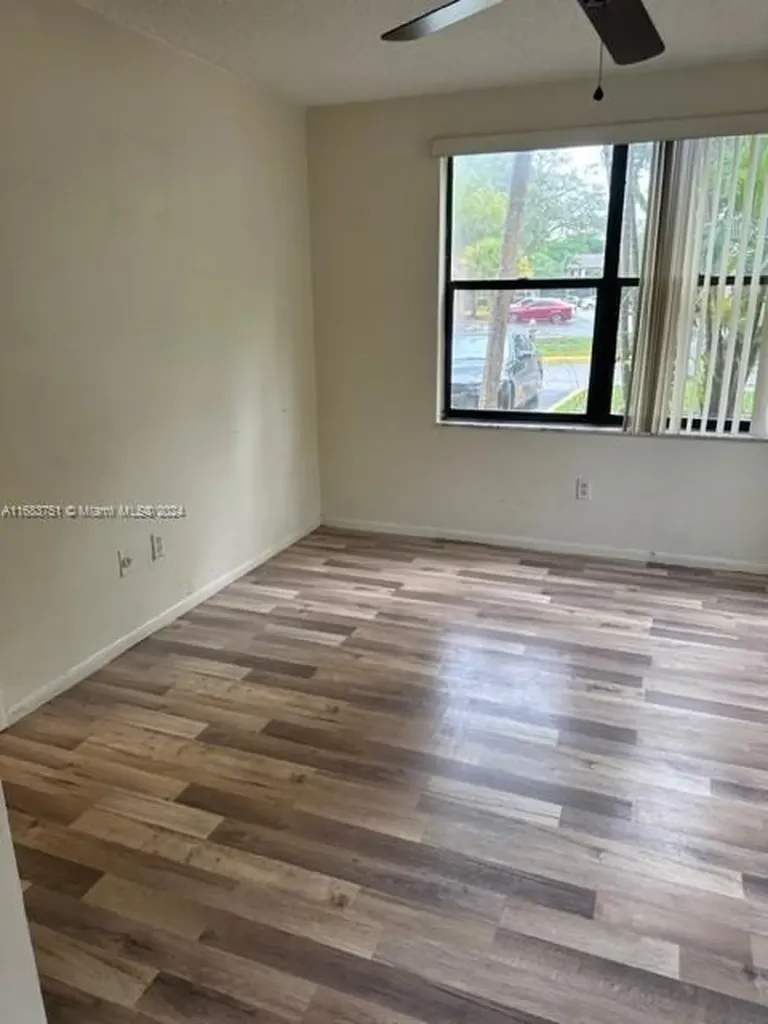 4421 W Mcnab Road Pompano Beach FL 33069