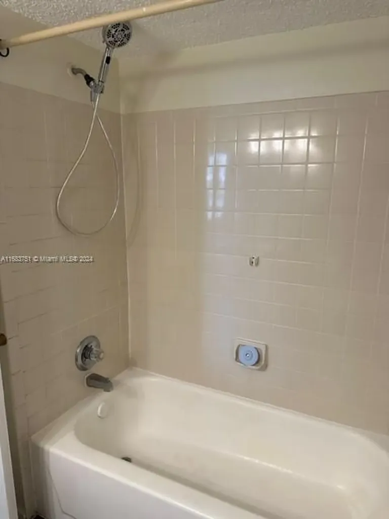 4421 W Mcnab Road Pompano Beach FL 33069
