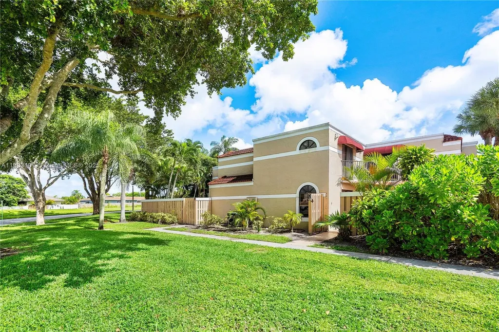 3900 Village Drive Delray Beach FL 33445