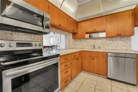 330 SE 2nd Street Hallandale Beach FL 33009