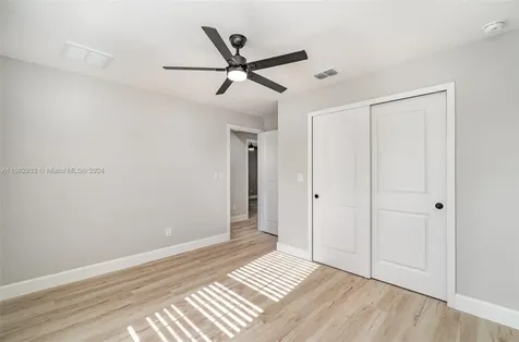 129 SW 9th Place Cape Coral FL 33991