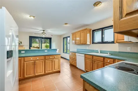 6591 SW 13th Street Plantation FL 33317