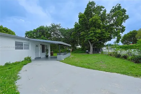 711 W 31st Street Hialeah FL 33012