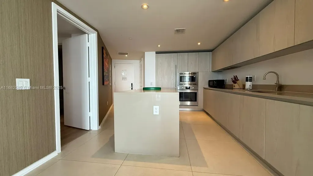 4111 S Ocean Drive Hollywood FL 33019