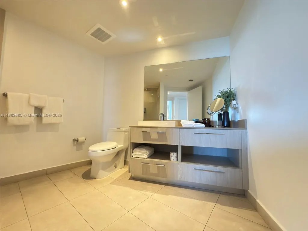 4111 S Ocean Drive Hollywood FL 33019