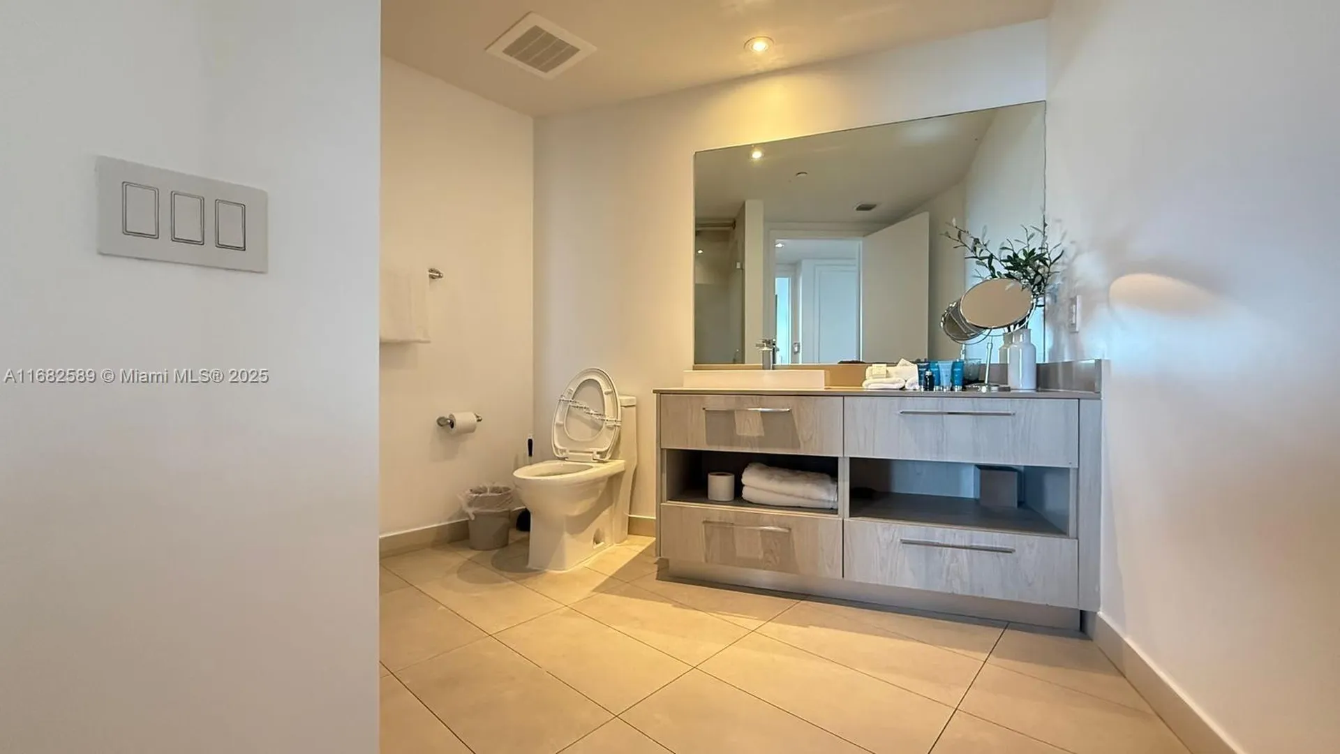 4111 S Ocean Drive Hollywood FL 33019