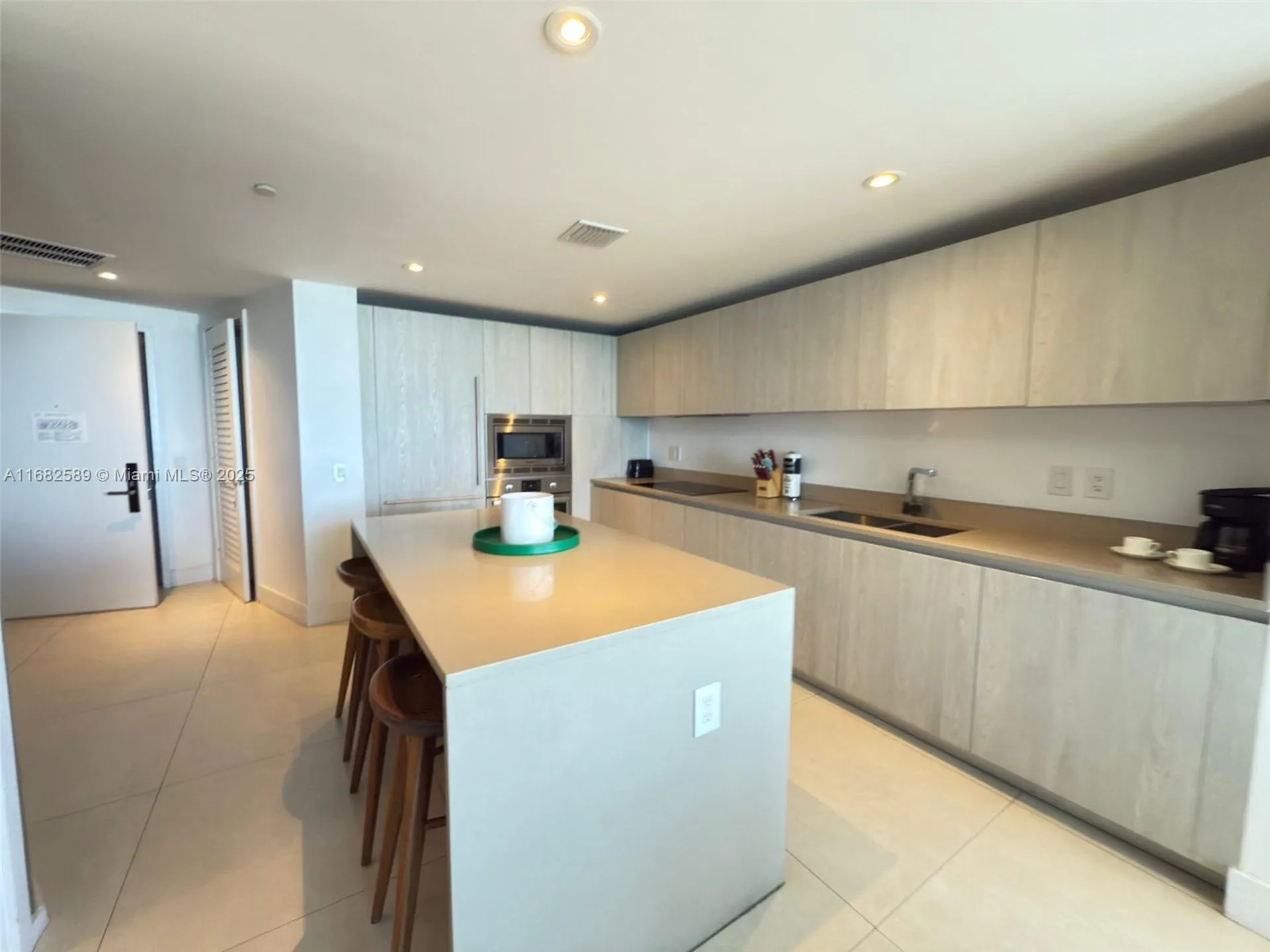 4111 S Ocean Drive Hollywood FL 33019