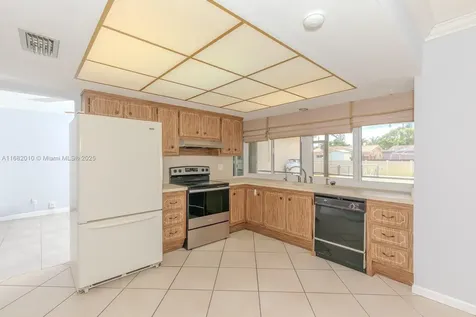 2230 N 54th Avenue Hollywood FL 33021