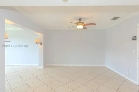 2230 N 54th Avenue Hollywood FL 33021