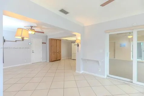 2230 N 54th Avenue Hollywood FL 33021