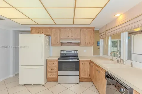 2230 N 54th Avenue Hollywood FL 33021