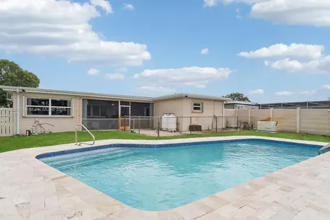 2230 N 54th Avenue Hollywood FL 33021