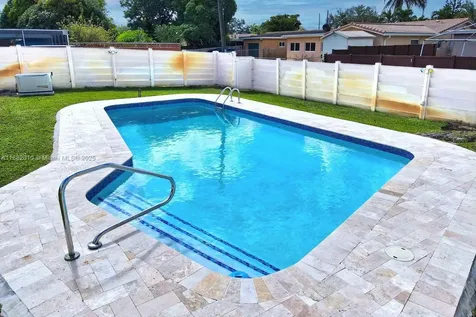 2230 N 54th Avenue Hollywood FL 33021