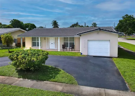 2230 N 54th Avenue Hollywood FL 33021