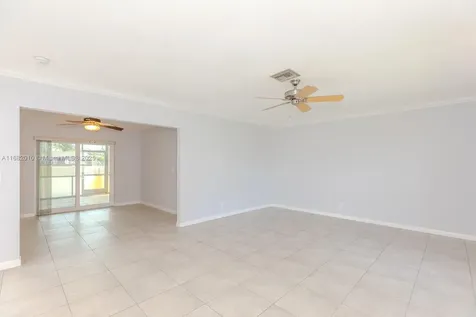 2230 N 54th Avenue Hollywood FL 33021