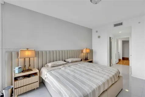 18201 Collins Avenue North Miami Beach FL 33160