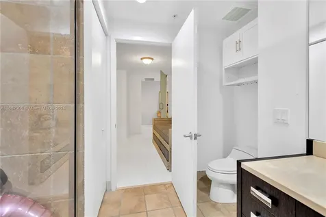 18201 Collins Avenue North Miami Beach FL 33160