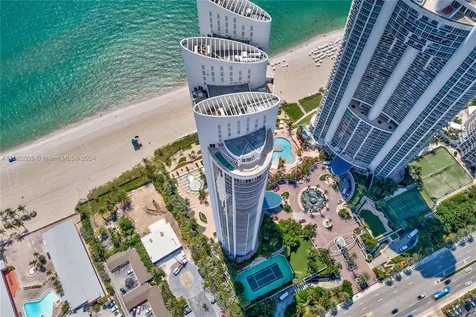18201 Collins Avenue North Miami Beach FL 33160