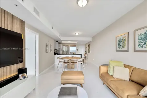 18201 Collins Avenue North Miami Beach FL 33160