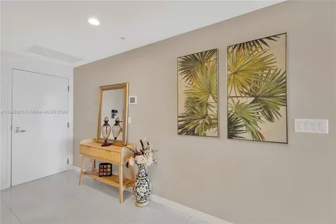 18201 Collins Avenue North Miami Beach FL 33160