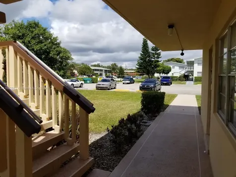 206 Sheffield I West Palm Beach FL 33417