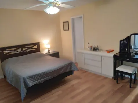 206 Sheffield I West Palm Beach FL 33417