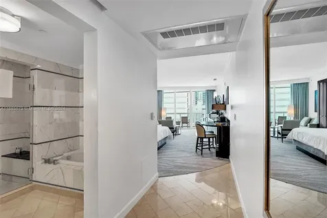 4391 Collins Avenue Miami Beach FL 33140
