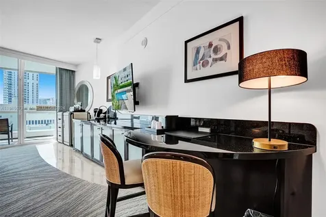 4391 Collins Avenue Miami Beach FL 33140