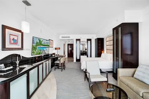 4391 Collins Avenue Miami Beach FL 33140