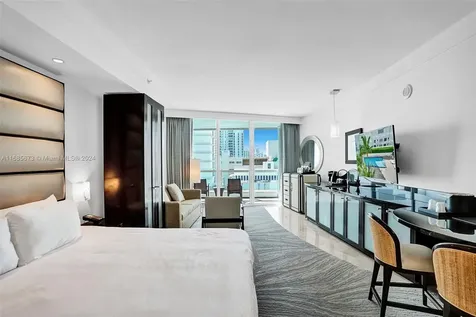 4391 Collins Avenue Miami Beach FL 33140