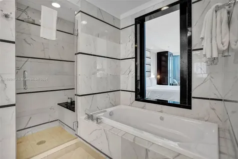 4391 Collins Avenue Miami Beach FL 33140