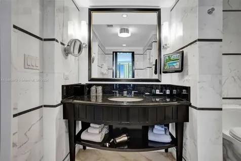 4391 Collins Avenue Miami Beach FL 33140