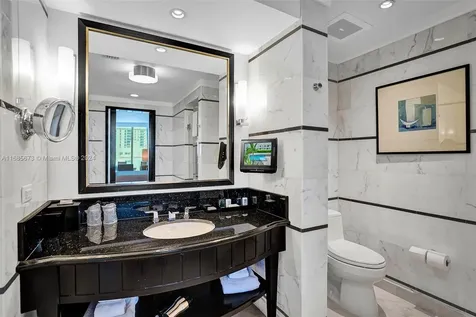 4391 Collins Avenue Miami Beach FL 33140