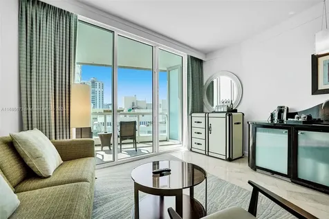 4391 Collins Avenue Miami Beach FL 33140
