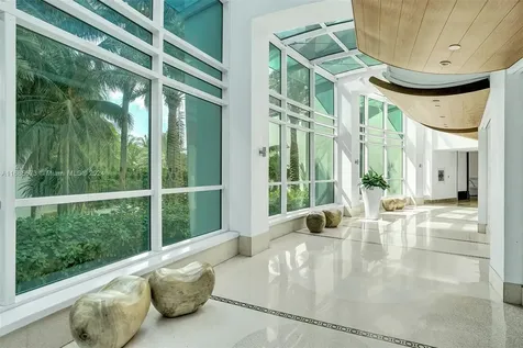 4391 Collins Avenue Miami Beach FL 33140