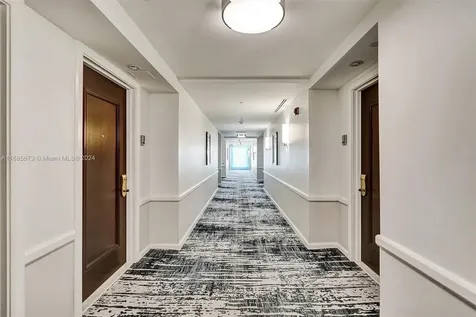 4391 Collins Avenue Miami Beach FL 33140
