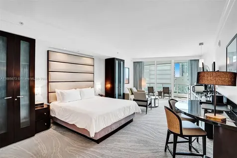 4391 Collins Avenue Miami Beach FL 33140