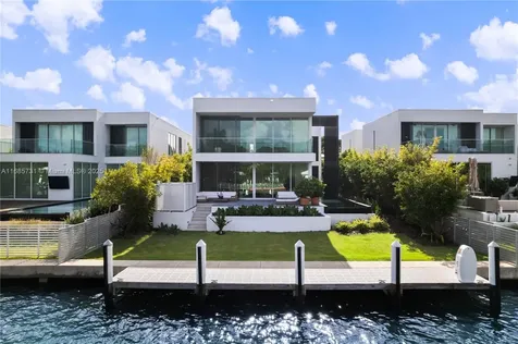1041 W 48th Street Miami Beach FL 33140