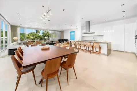 1041 W 48th Street Miami Beach FL 33140