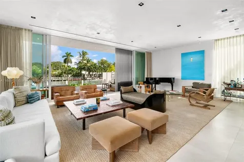 1041 W 48th Street Miami Beach FL 33140