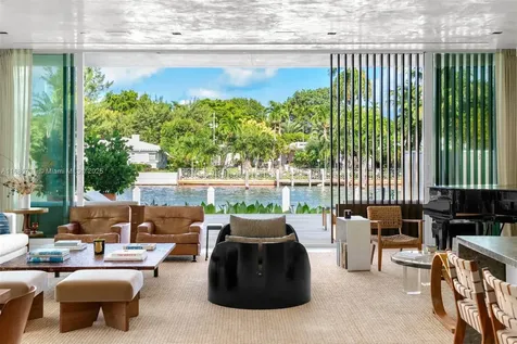 1041 W 48th Street Miami Beach FL 33140