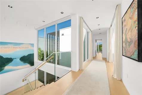 1041 W 48th Street Miami Beach FL 33140